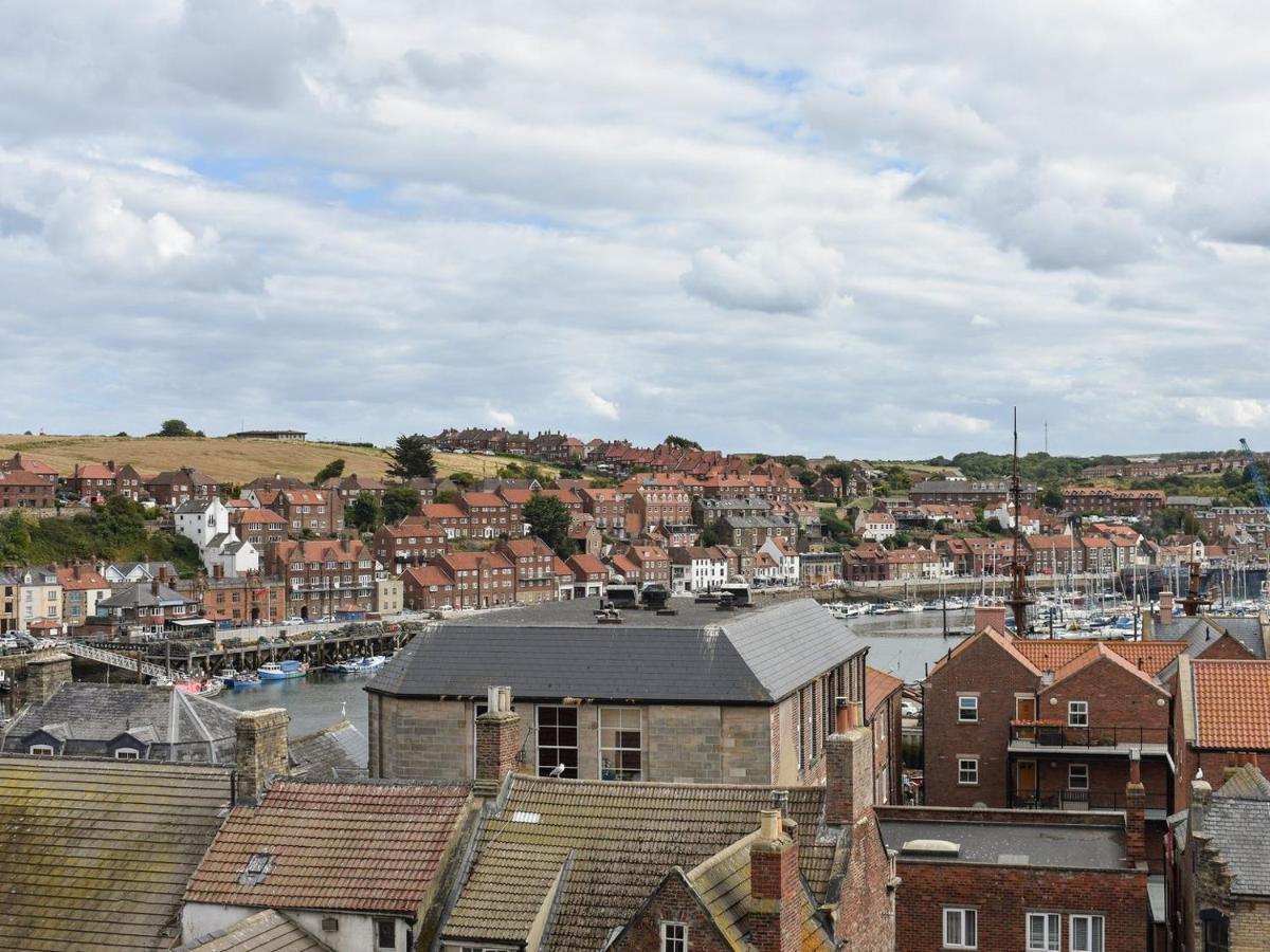 Coast Apartment Whitby Bagian luar foto