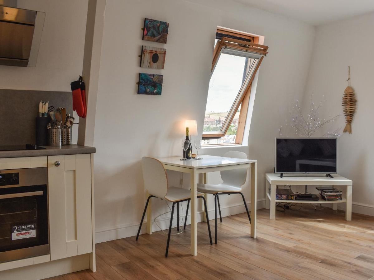 Coast Apartment Whitby Bagian luar foto