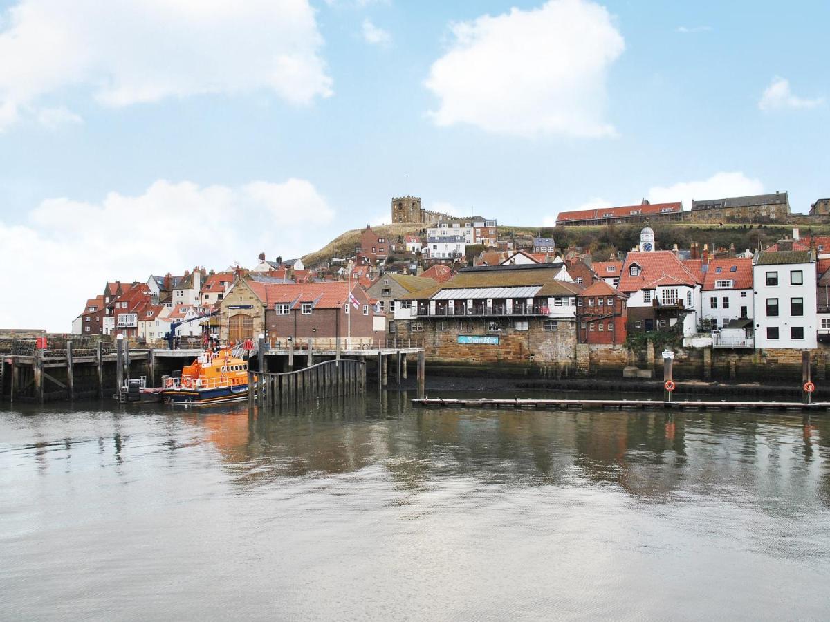 Coast Apartment Whitby Bagian luar foto