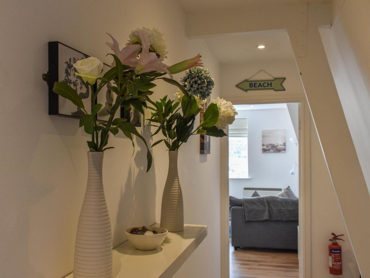 Coast Apartment Whitby Bagian luar foto