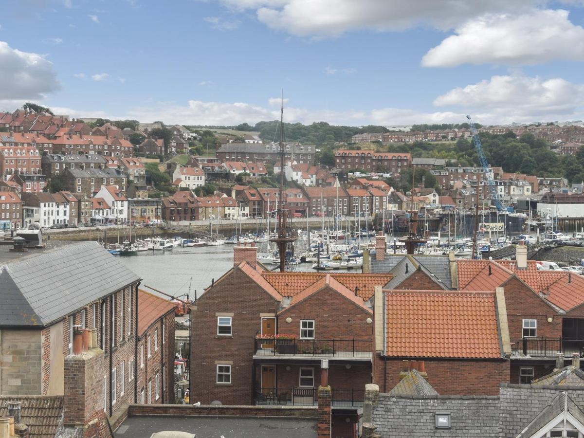 Coast Apartment Whitby Bagian luar foto